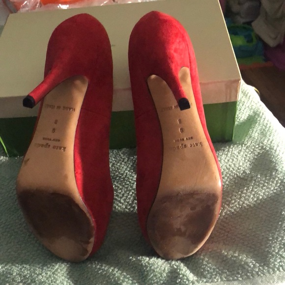Lovely Kate Spade Genny red suede pumps - Picture 2 of 2
